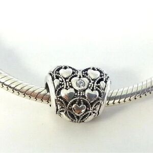 Pandora Retired Diamond Club 2016 Heart charm Natural Diamond Limited Edition